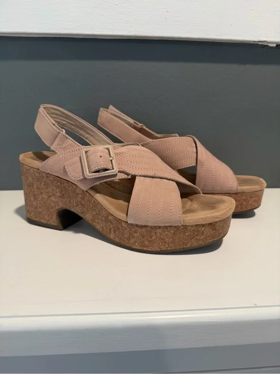 Clark’s Nerisa West Sand Nubuck Platform Slingback Sandals Size 9