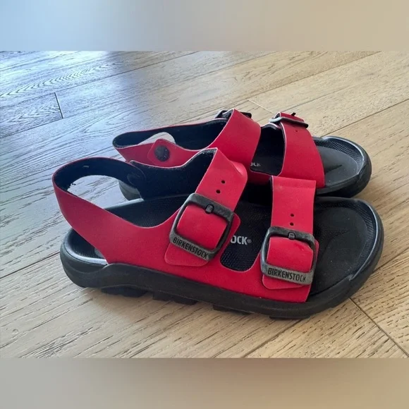 Birkenstock Kids Mogami model in red Size 33 US Size 2-2.5