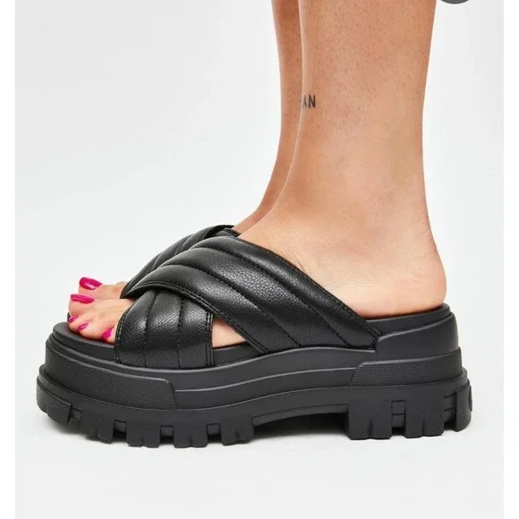 Buffalo Platform Slides Womens‎ 40 Black Quilted Crisscross Lug Sole Sandals