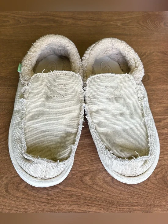 Sanuk Kids Beige Cozy Slip-Ons with Sherpa Lining