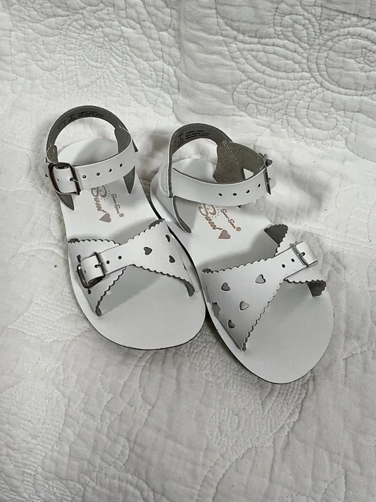 Girls White Heart-Accent Leather Sandals with Adjustable Ankle Strap