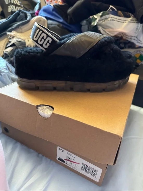 UGG woman’s Black Fuzz Platform Slide