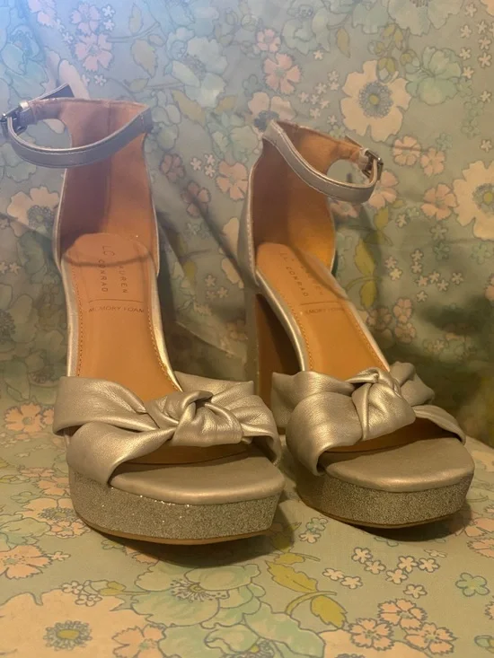 Lauren Conrad Memory Foam Silver Knot Front Platform Sandals
