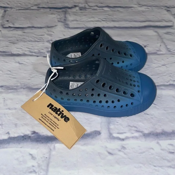 Native Shoes Jefferson Ombre Kids Sandals - Gravity Grey/Blue. Size 4