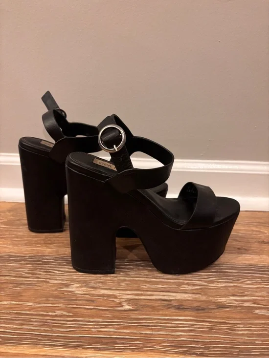 Steve Madden Black Platform Block Heel Sandals with Round Buckle