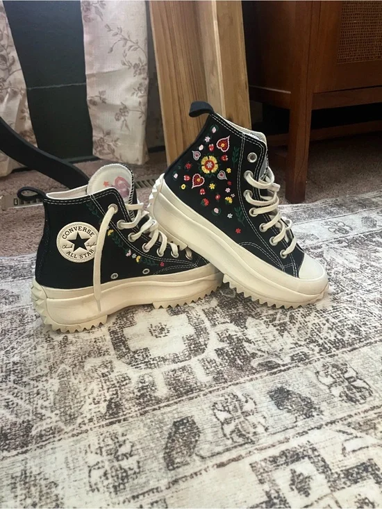 Converse run star hike platform High-Top Sneakers Floral Embroidery