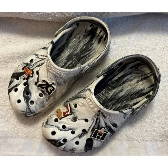 GUC Crocs Classic Marbled Clogs Black & White Colorway With Jibbitz Kids, Size 2