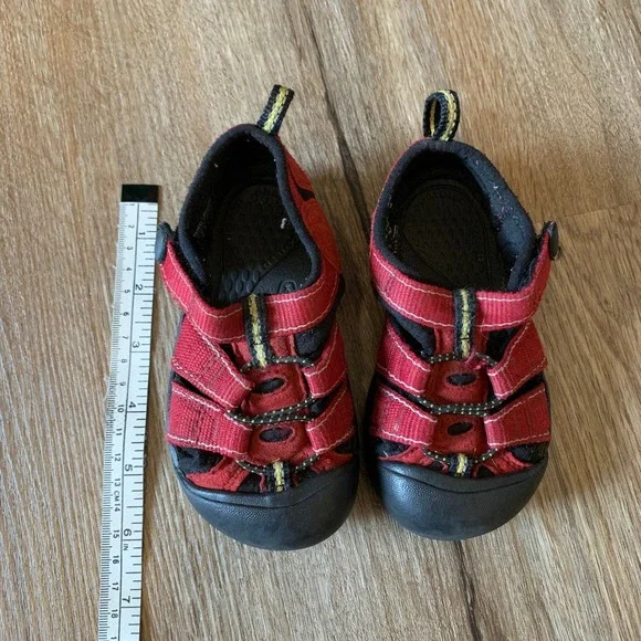 KEEN Toddler/Kids' Newport H2 adventure sandals in red - velcro - size 7 toddler