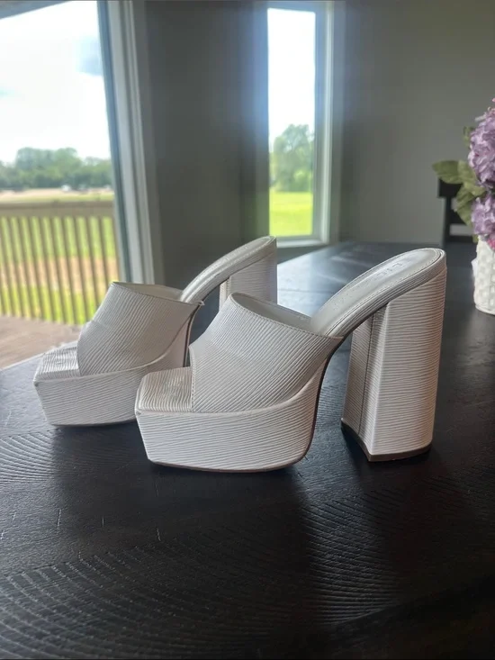 Forever 21 White Platform Block Heel Mules