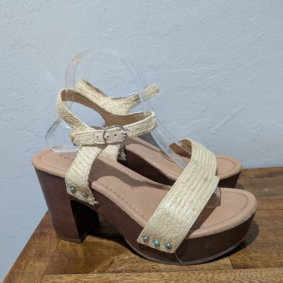 Torrid Woodgrain Platform Heel Sandal (WW)‎ Tan Brown Chunky Size 8