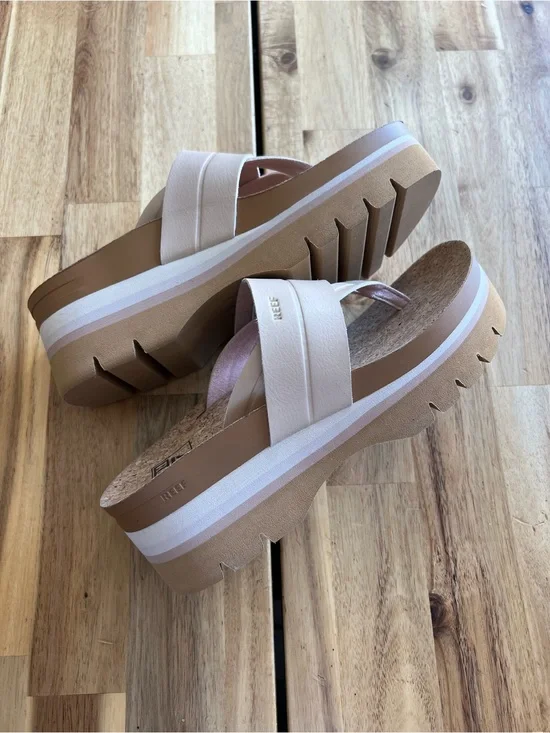 Reef Lennox Higher Platform Flip Flops | US 7 | Beige Cork Sandals
