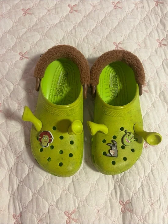 Shrek Crocs