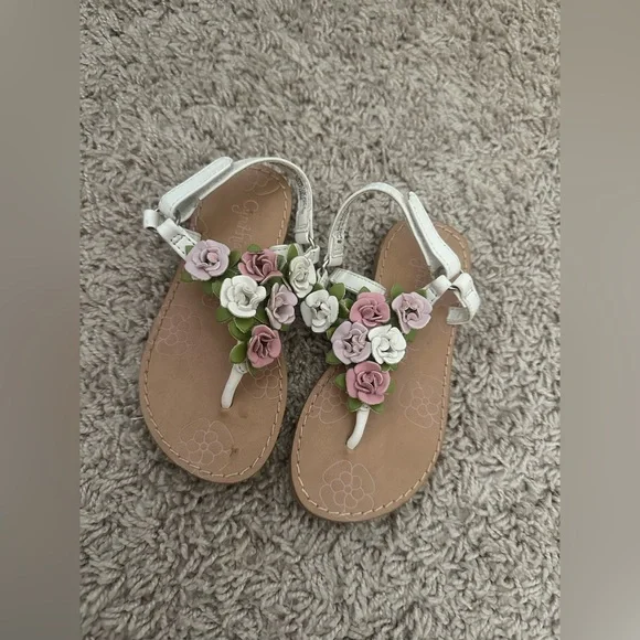 Floral little girl sandals size 8