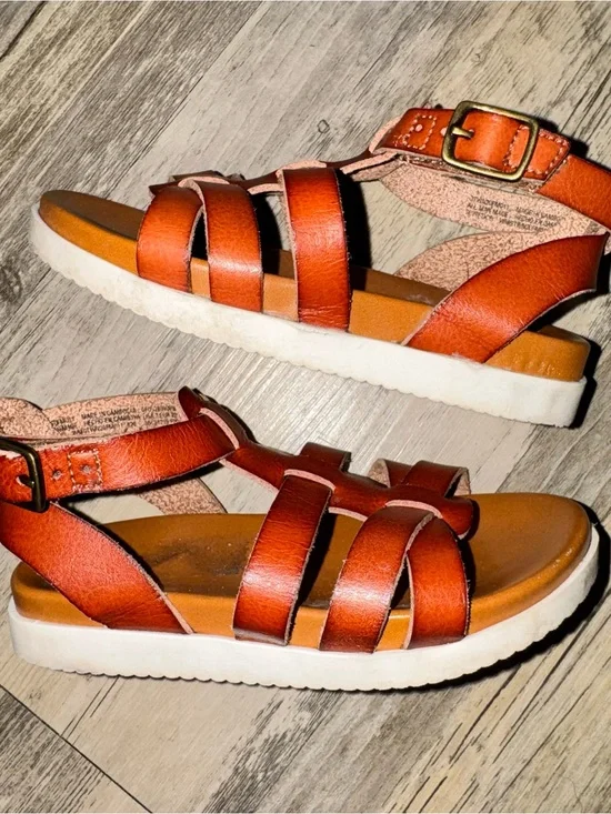 Wonder Nation toddler strappy Buckle Sandals