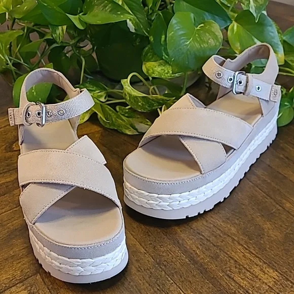 UGG Aubrey Platform sandals