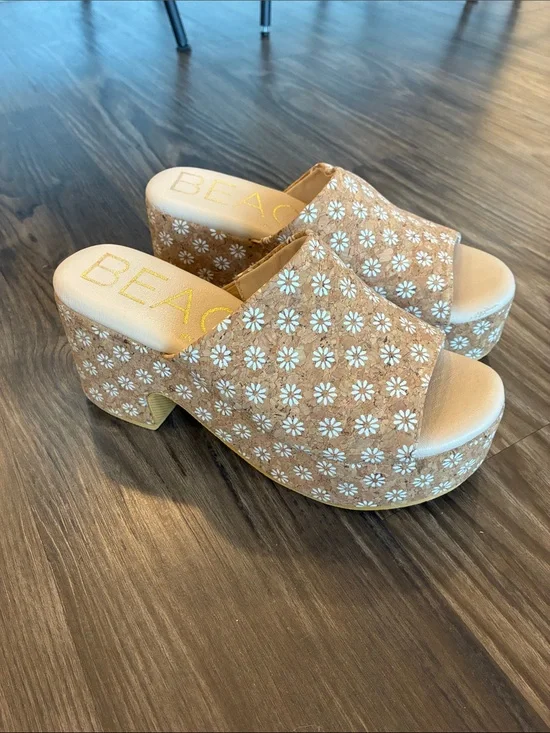Daisy Platform Sandals