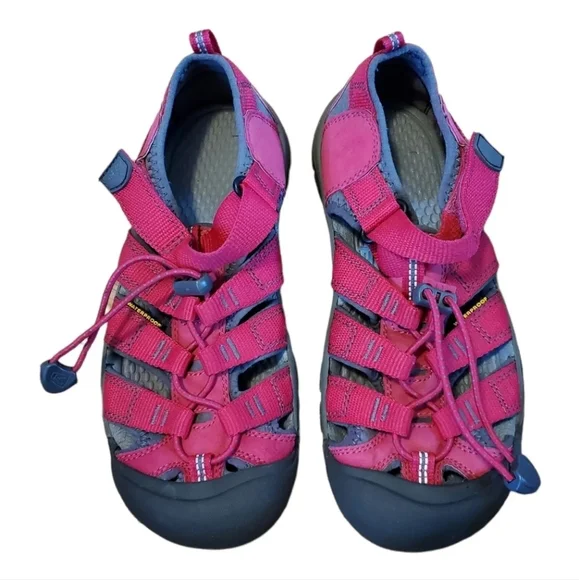 Keen Newport H2 Sandals Girl's Size 4 Raspberry‎