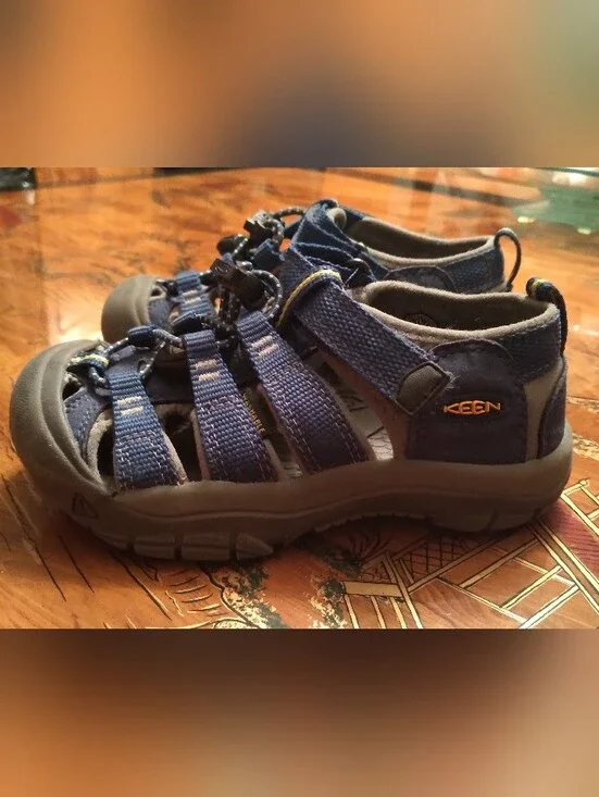 Kids Unisex  Keen Newport H2 Blue Waterproof Washable Easy-On Sandals Sz 11