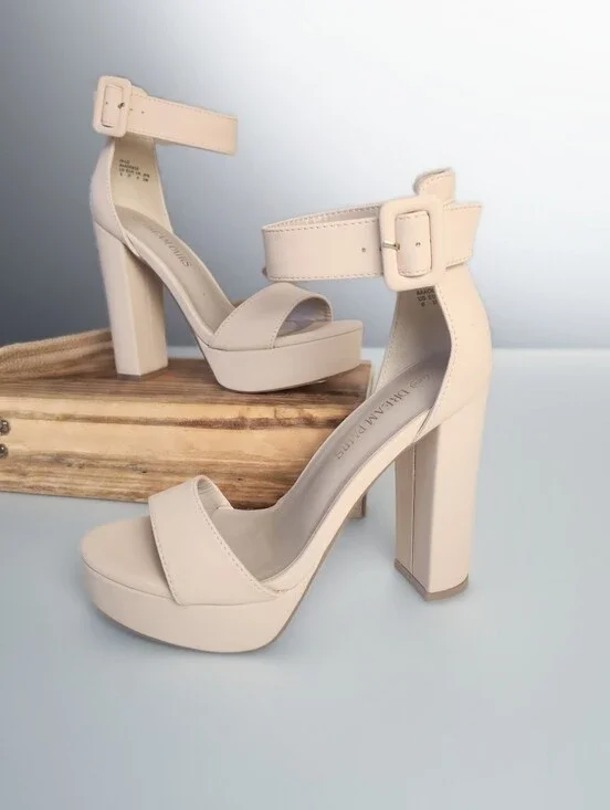 DREAM PAIRS Chunky High Heel Nude Platform Sandals Size 6