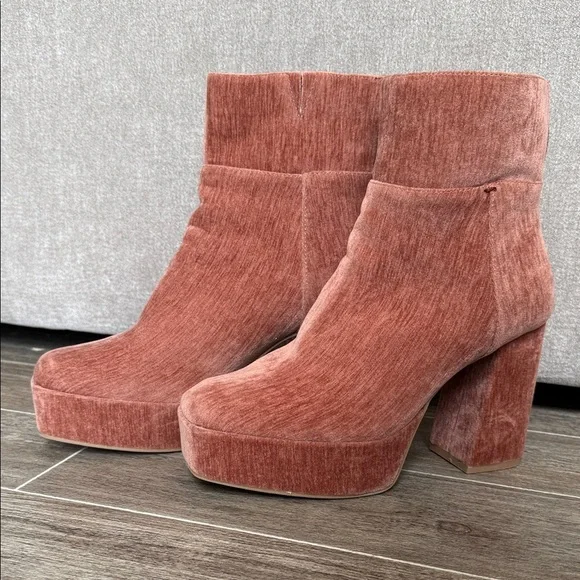 Nora Velvet Platform Ankle Boots - Rose