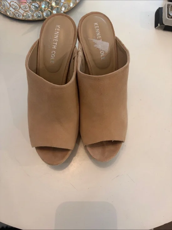 Kenneth Cole Women’s Tan Suede Open-Toe Mules