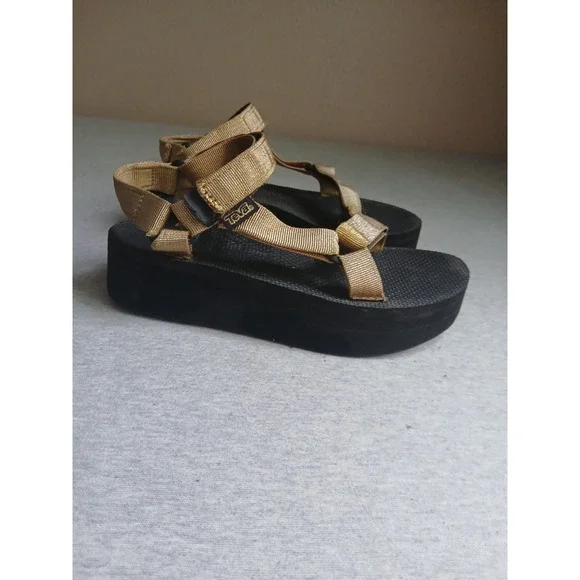 Teva Platform Sandals 8 Universal Flatform Comfort Cushioned Outdoor Hiking
