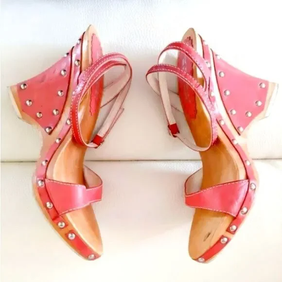 Bruno Valenti Pink Studded Wooden Sandals sz 9M