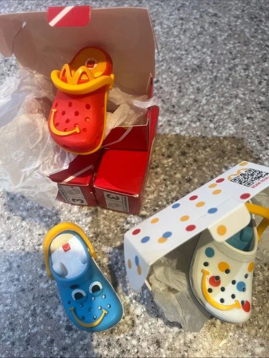 Set of 5 McDonald Happy Meal Crocs. 4 # 3, 1# 1 and blue most NIB