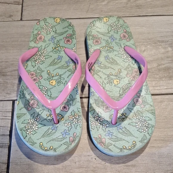 🍦Cat & Jack Pink Strap Floral Mint Flip Flops
