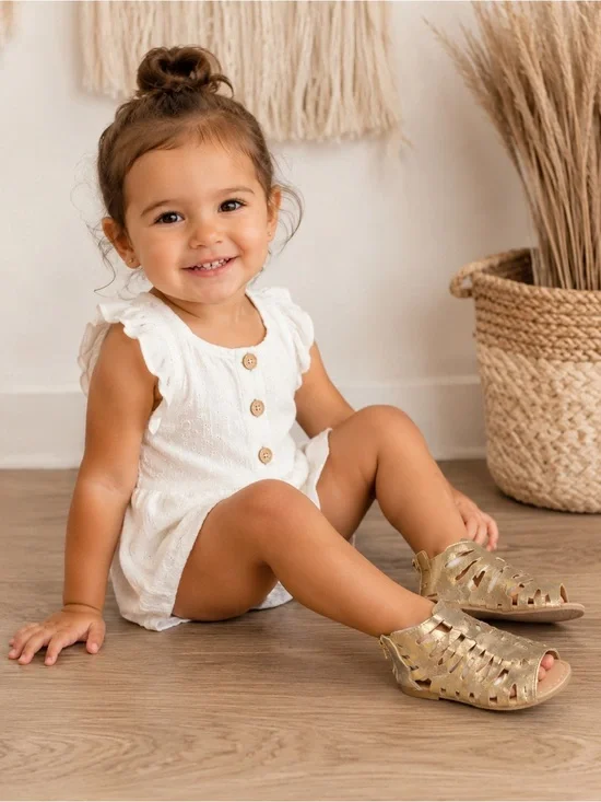 NWT Old Navy Toddler Girls Gold Metallic Gladiator Sandals - Size 11 - Zip Back