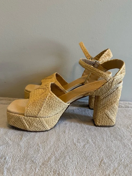 Marc Fisher Calyn Natural Rafia Woven Platform Block Heel Sandals - Beige
