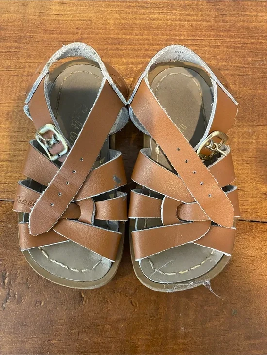 saltwater LUXE Tan Leather Cross-Strap Toddler Sandals