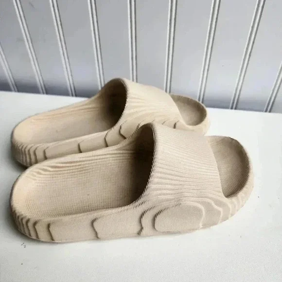 Big Boys Foam Comfort Lighweight Slides  Slip On Shoes Beige Sz 1