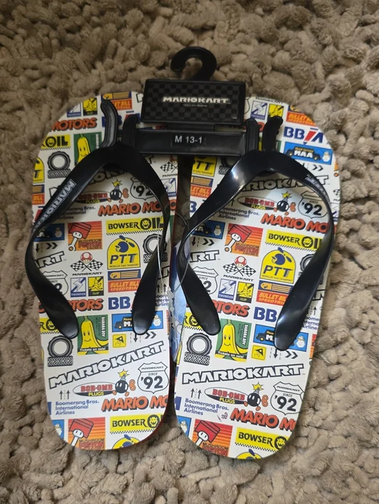 New Nintendo Mario Kart Kids Size L 2-3 Racer Graphics Flip Flops