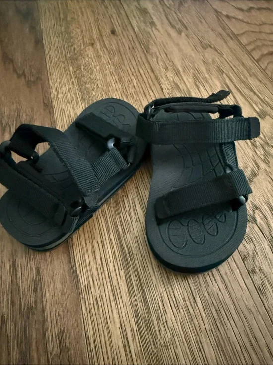 Kids Wide Black Adjustable Strap Sandals