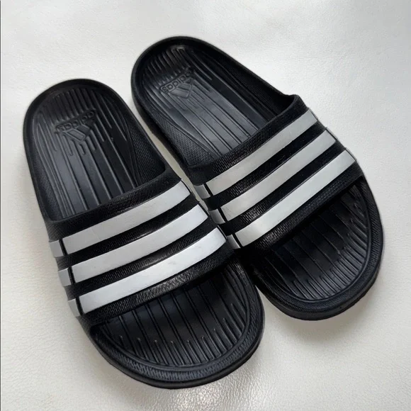 Adidas Kids Black and White Striped Slide Sandals, size 11