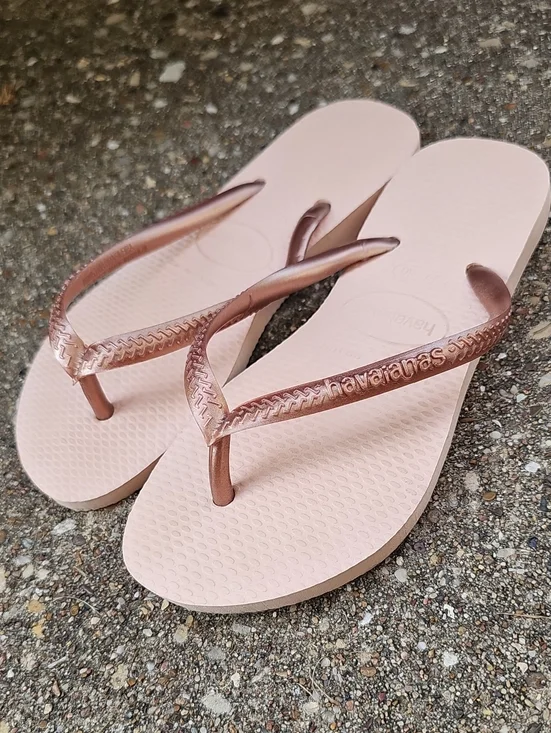 Havaianas Powder Pink Rose Gold Flip Flops Youth Girls 13/1 29-30 Thong Sandals
