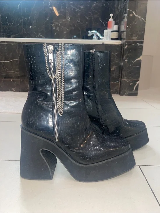Dolls Kill Arnor Croc Chain Platform Boots Black Size 9