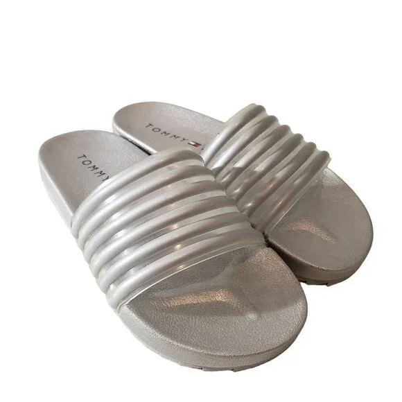 Tommy Hilfiger Shylo Slide Sandal Silver Metallic size 3
