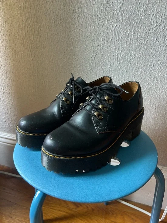 Dr. Martens 1461 Smooth Leather Platform Shoes - Black, Size 7