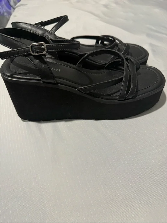 Madden Girl G-Clique Black Strappy Platform Wedge Sandals Size 9
