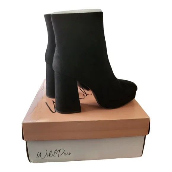 Wild pair coraff black faux‎ suede platform boot