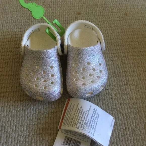 CROCS Kids Glitter Clogs in Pink and White 4C
