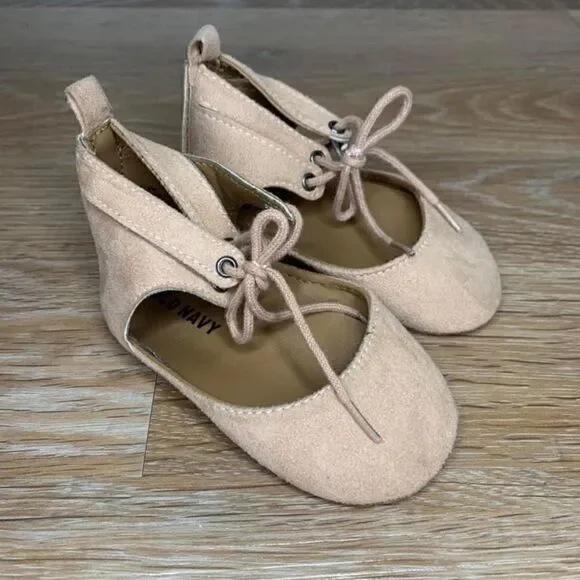 Old Navy 12-18 Months Lace Up Light Pink Baby Girl Sandals