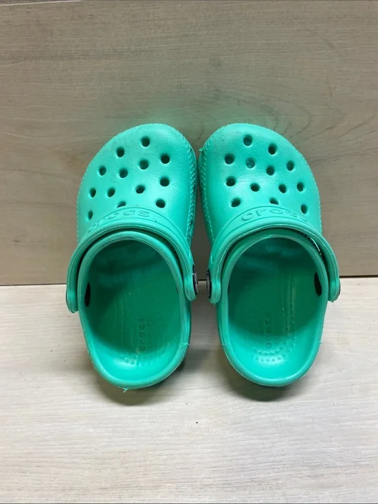 CROCS Kids Clog in Bright Teal #1221