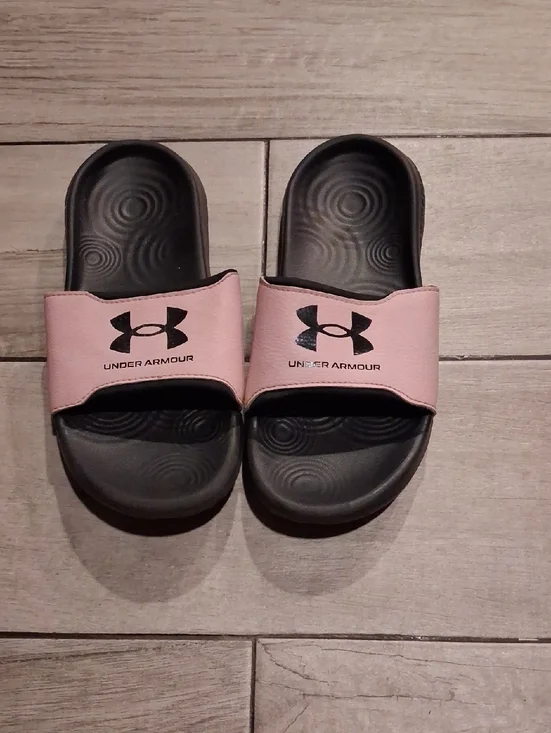 🍦Under Armour Kids Pink and Black Slide Sandals