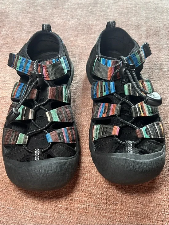 KEEN big kids size 2 closed toe Sandals with Multicolor Stripes water shoes