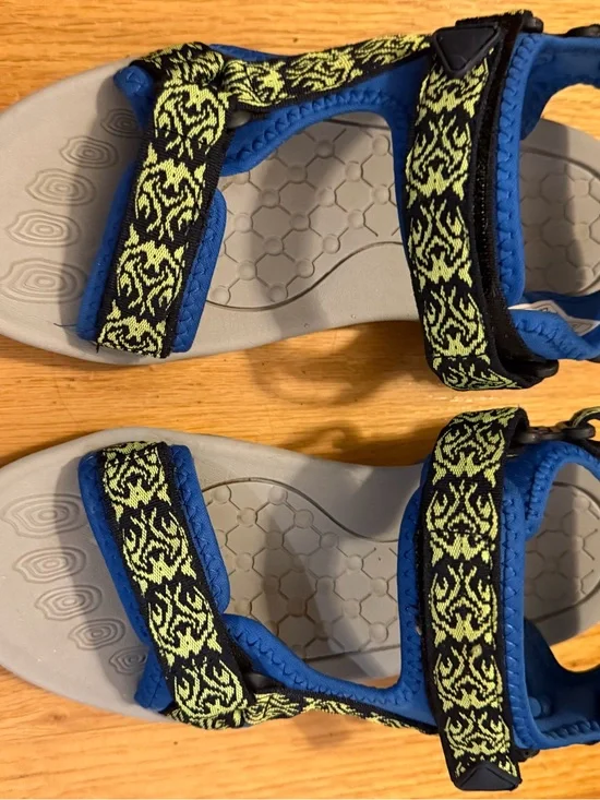 Dream Pairs Neon Green and Blue Patterned Kids Sport Sandals
