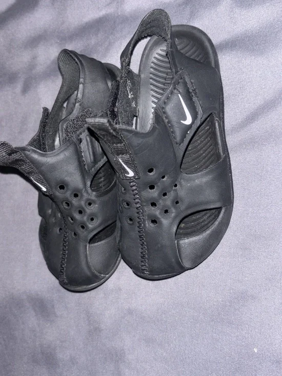 Nike Black Kids Closed-Toe Sport Sandals