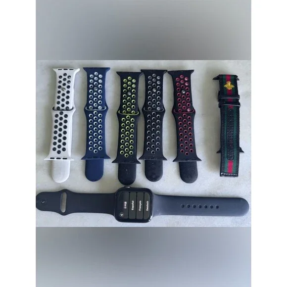 Apple Watch Series 4 44mm Aluminum GPS Smartwatch Bundle Charger 7 Bands EUC